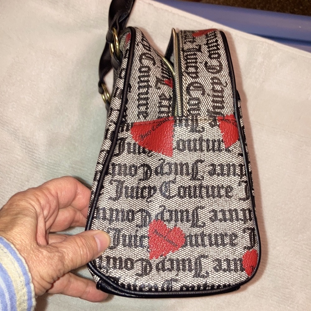 JUICY COUTURE SHOULDER BAG. NWOT. CUTE PURSE!  SPOTLESS. - Picture 10 of 11